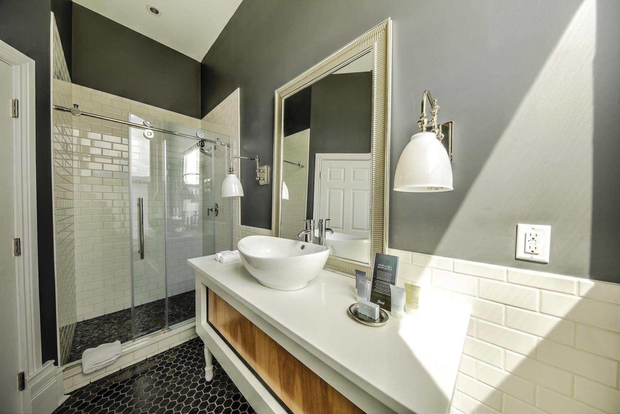 The Harkness Hotel McCammon Екстер'єр фото